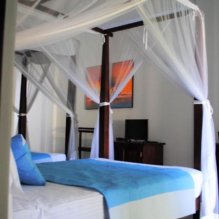 Boutique Villa Shanthi Hikkaduwa Room photo
