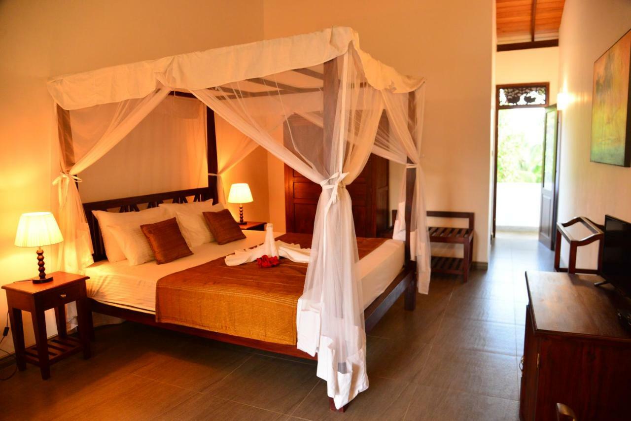Boutique Villa Shanthi Hikkaduwa Exterior photo