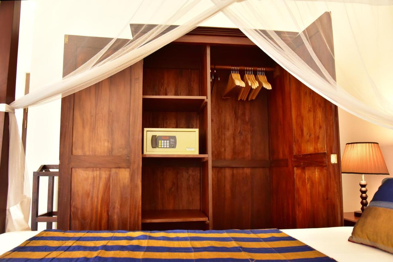 Boutique Villa Shanthi Hikkaduwa Exterior photo