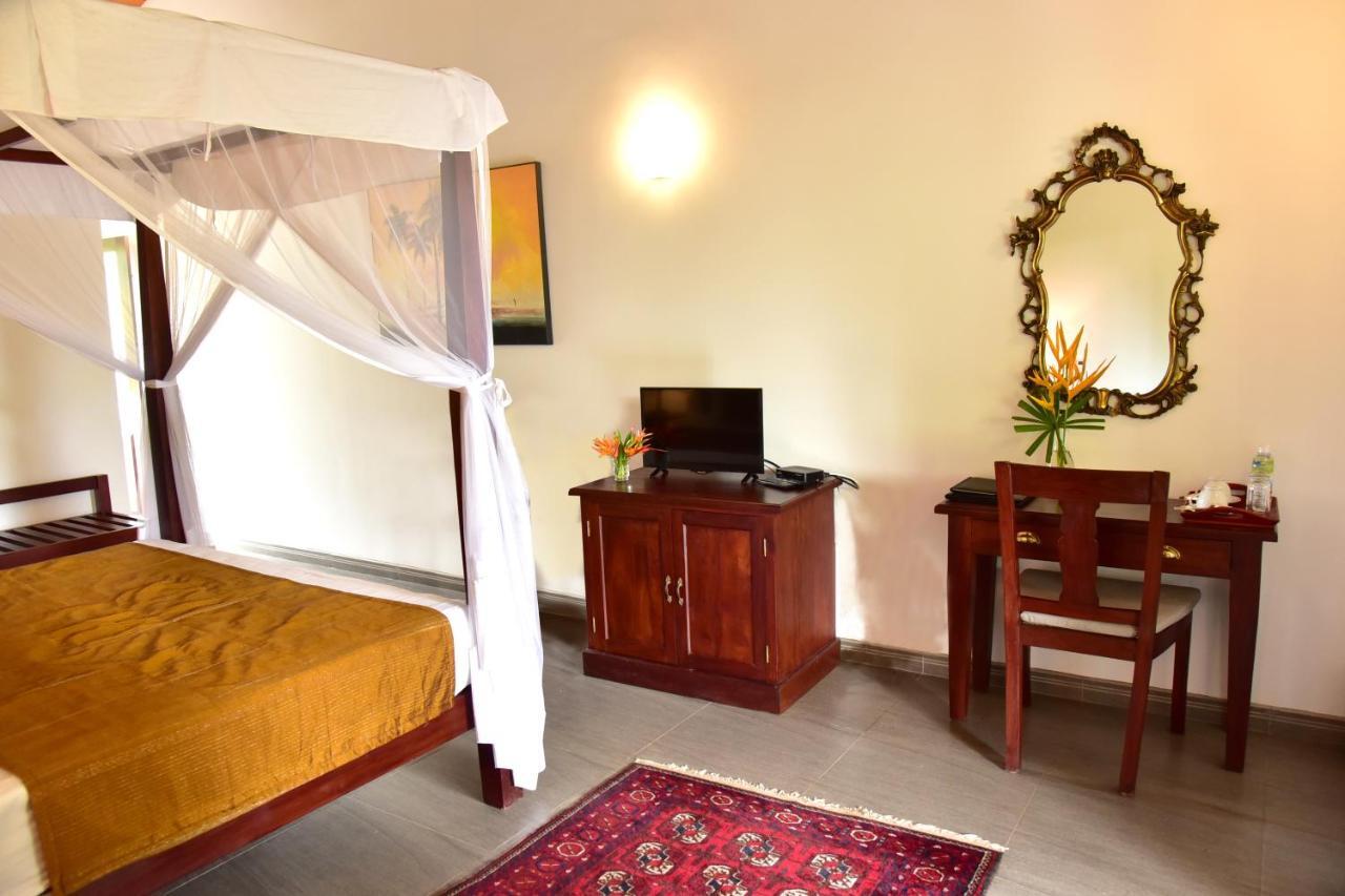 Boutique Villa Shanthi Hikkaduwa Exterior photo